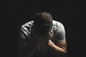 医療脱毛サロンでへそ周りの濃い毛向きの悩みを解決する方法は？